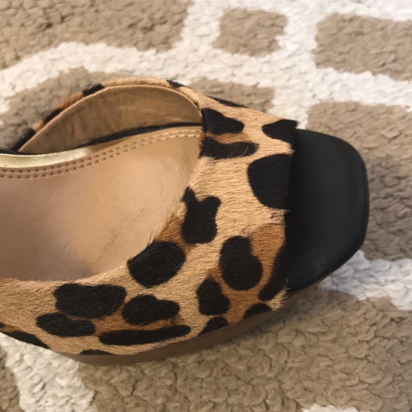 Leopard/Patent Leather Peep Toe 5” Platform Heels - Picture 5 of 8